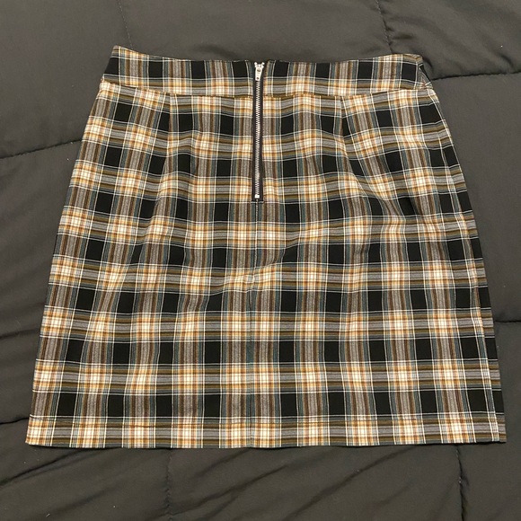 Plaid Skirt - Picture 2 of 2